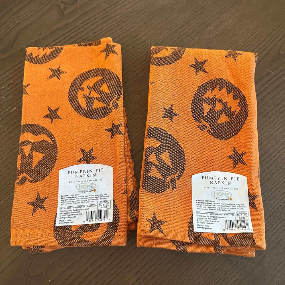 New Target Home Halloween Pumpkin Pie Napkins Set of 2 Orange Jack-O-Lantern 20"